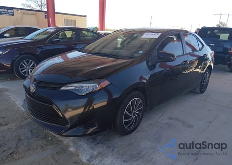 2018 Toyota Corolla Le z USA, uszkodzony, nr VIN 5YFBURHE1JP770295